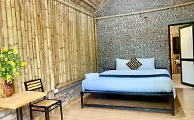 Cat Ba Island Garden Homestay - Papillon